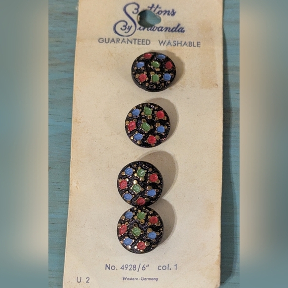 Vintage Set of 4 Unique Multi Buttons Original Card Western Germany ✨ 2 /$15 ✨ - Picture 1 of 4